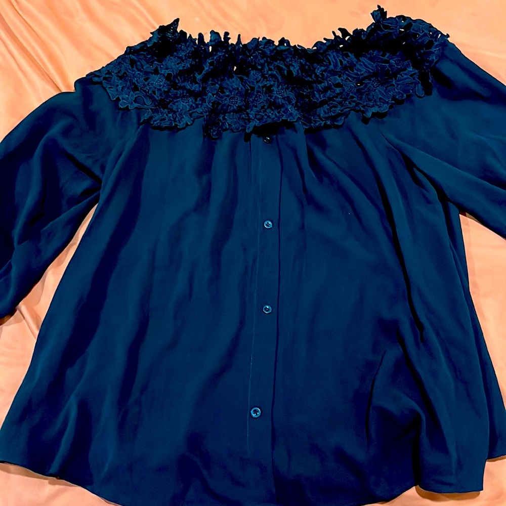Black off the shoulder top quarter sleeve